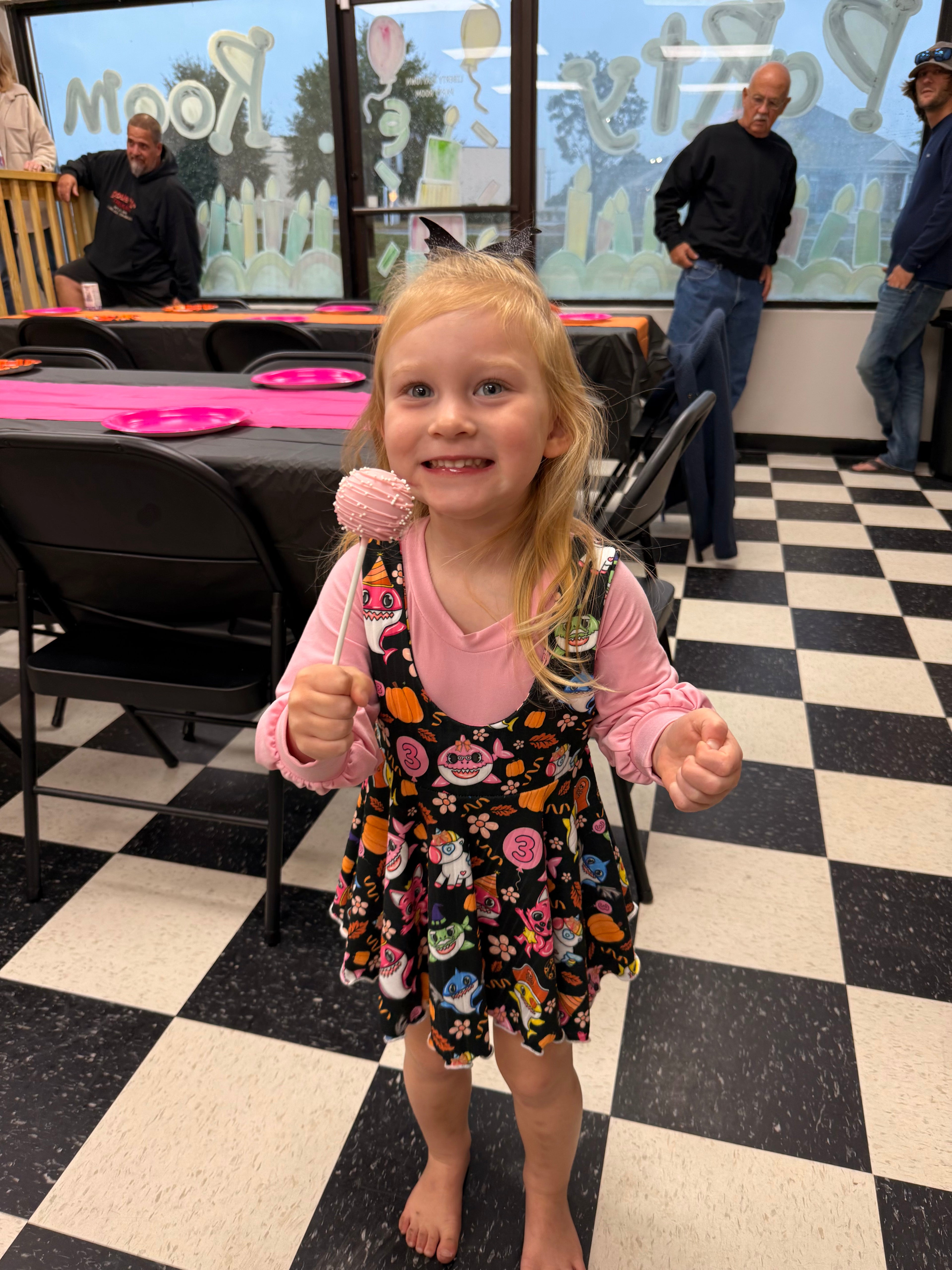 Solid Color Matching Under Shirt